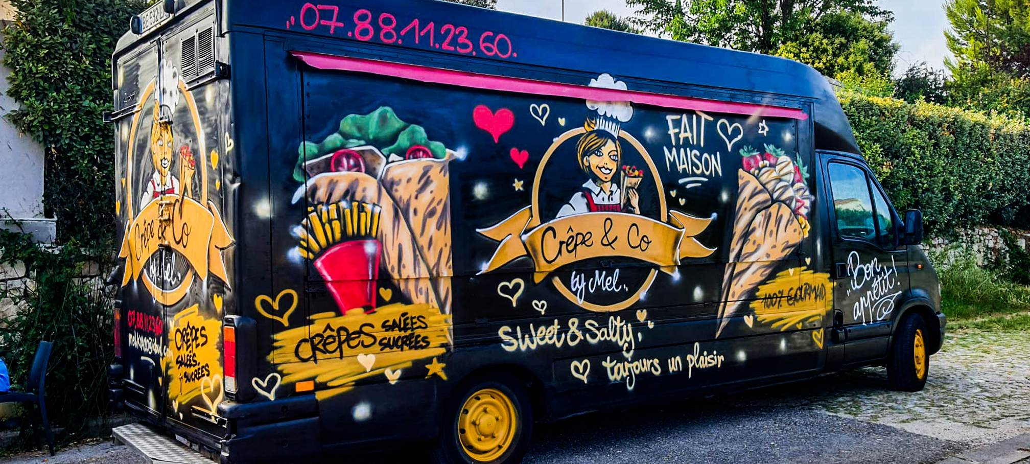 Décoration street-art gourmande sur foodtruck de crêpes graffiti marseille