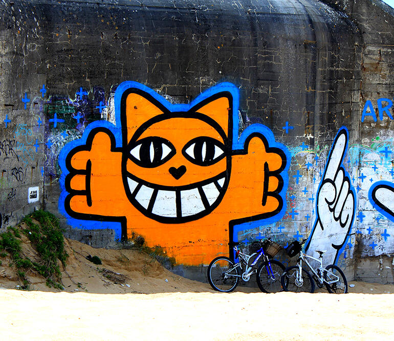 M. chat à l'ile de ré graffiti street art
