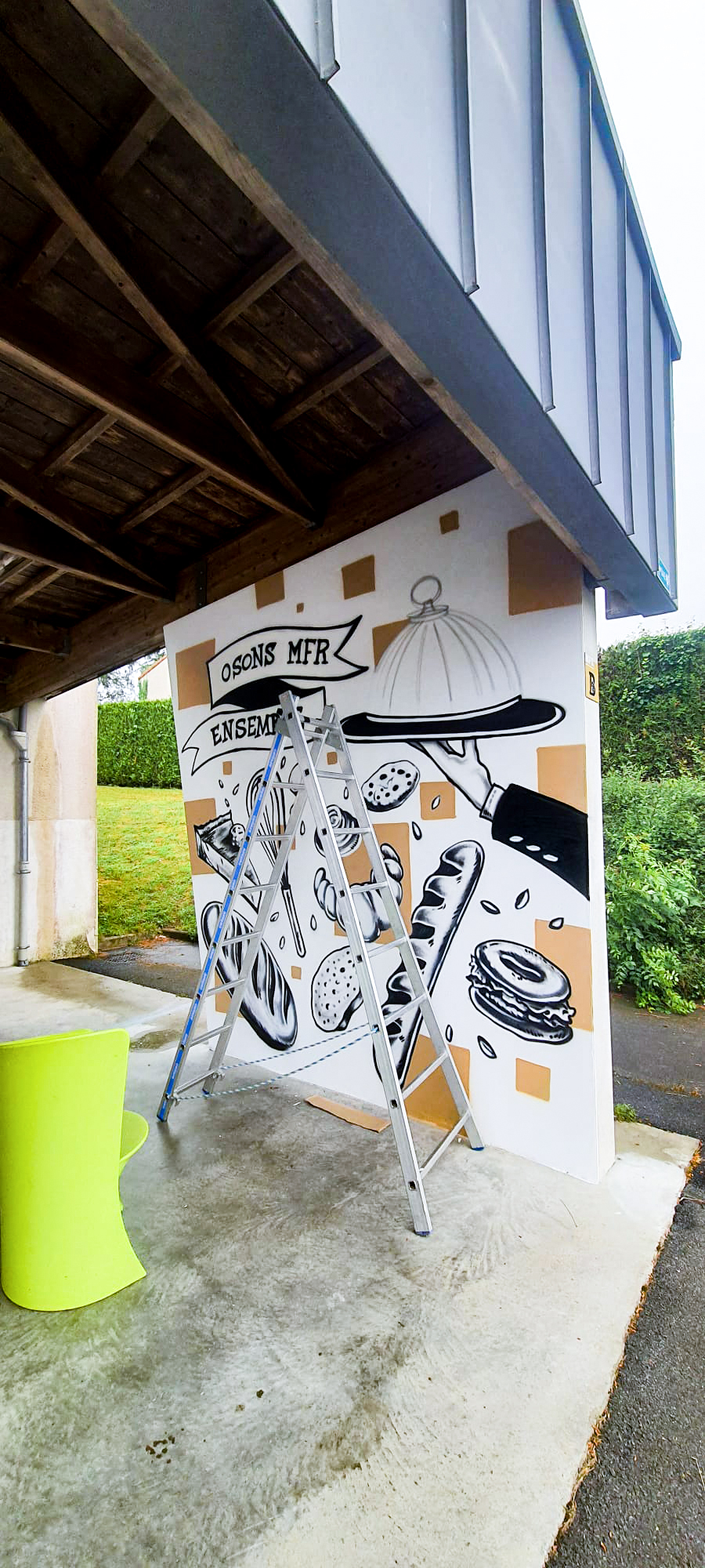 Décoration street art lycée hôtelier mfr st michel mont mercure