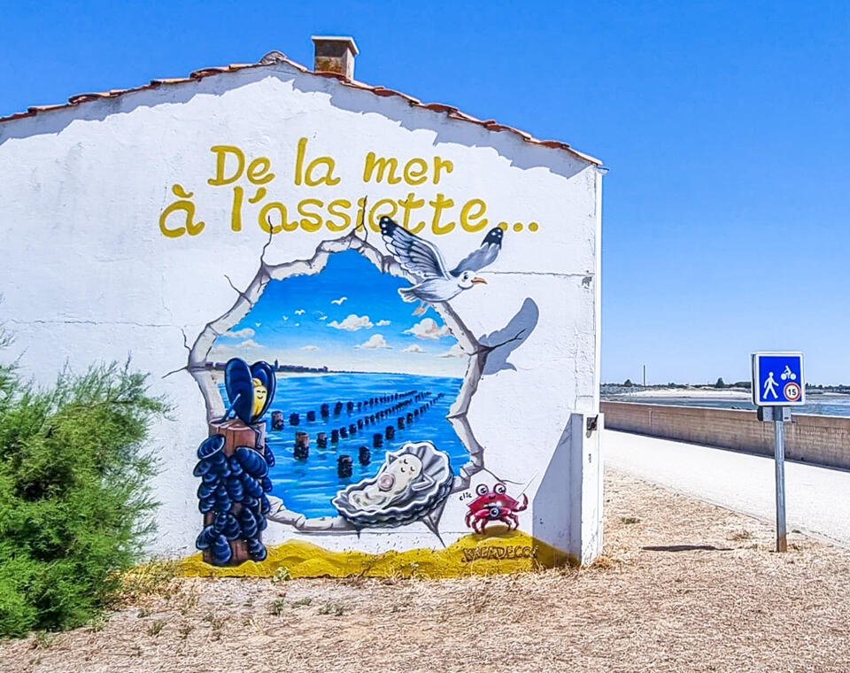 Fresque street-art en trompe l'oeil - mur extérieur "Entreprise Prevost" Huître les Boucholeurs (La rochelle / Aytré / Yves)