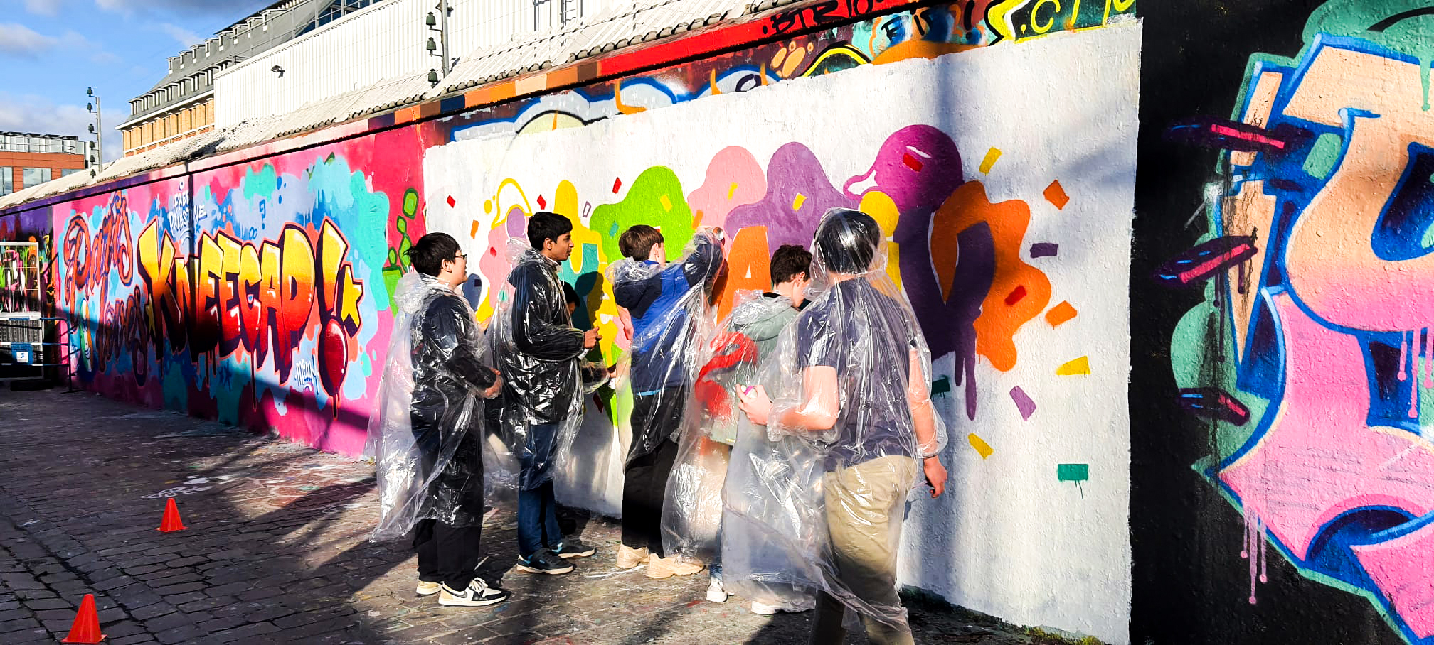 Anniversaire street-art à Paris : atelier graffiti pour ados